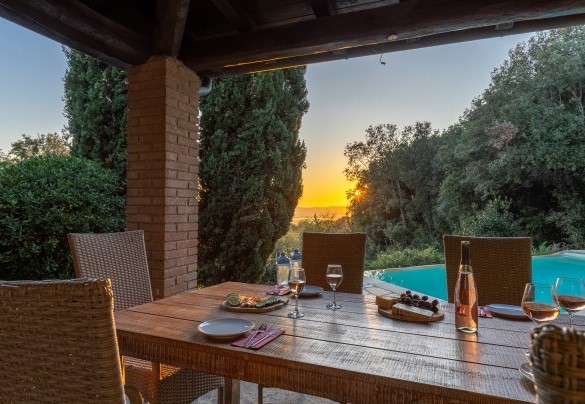 Aperitif at sunset - La Nula