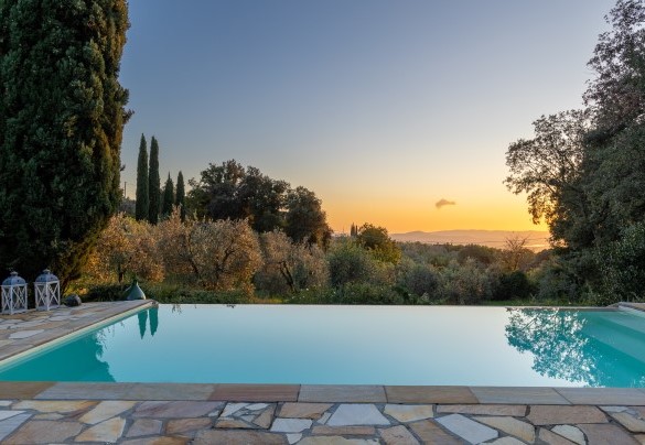 Breathtaking view stretching up to the Lake of Santa Luce - La Nula
