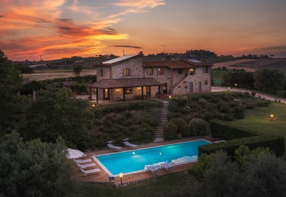 La meravigliosa proprietà al tramonto di mille colori - La Panoramica