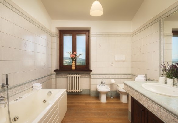 Bagno n.2 con vasca al primo piano - La Panoramica