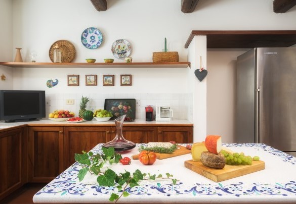 L'accogliente cucina in muratura - La Panoramica