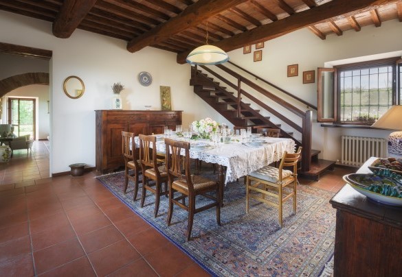La sala da pranzo si trova comodamente fra il salotto e la cucina - La Panoramica