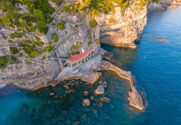 Fondali meravigliosi per gli appassionati di snorkeling – La Scogliera di Sori