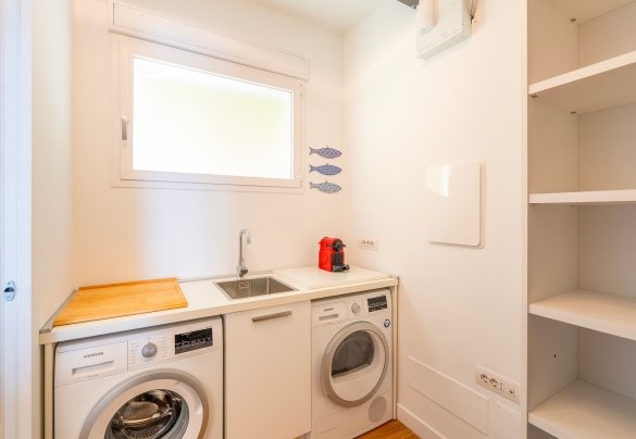 Il locale ad uso lavanderia e dispensa attiguo alla cucina- La Scogliera di Sori