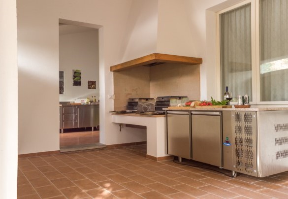 The barbecue area in the portico - La Scuderia