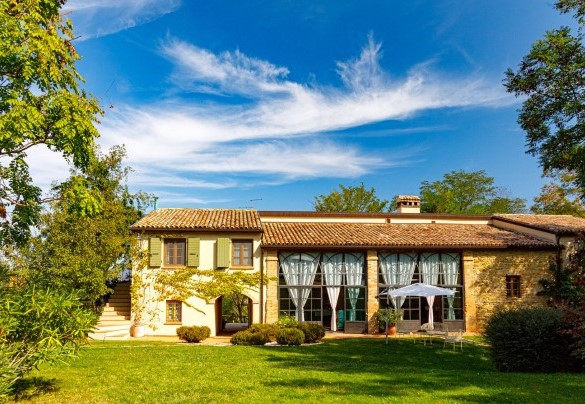 General view of the main building – La Tana del Ghiro