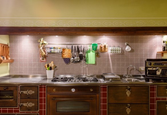 The large kitchen – La Tana del Ghiro