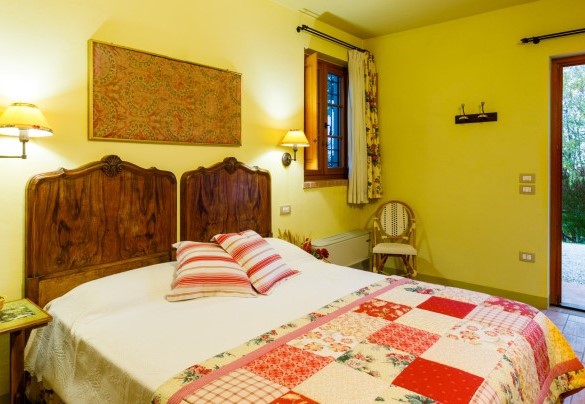 Double bedroom with dividable beds on the ground floor - LA Tana del Ghiro