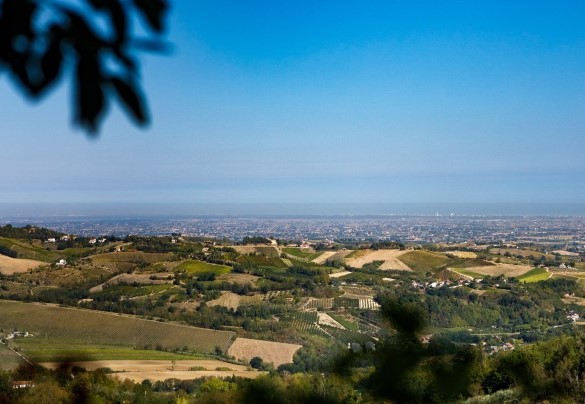 The property is located in a magnificent panoramic position in the province of Forlì-Cesena – La Tana del Ghiro