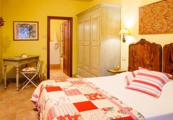 Double bedroom with dividable beds on the ground floor - La Tana del Ghiro