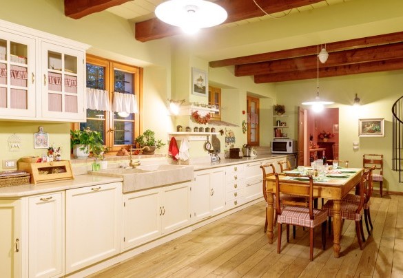 The large kitchen – La Tana del Ghiro
