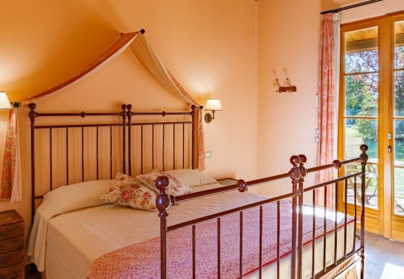 Double bedroom in the annex on the ground floor – La Tana del Ghiro