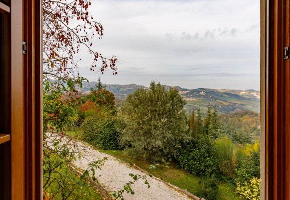 The enchanting panorama of the Romagna hills – La Tana del Ghiro