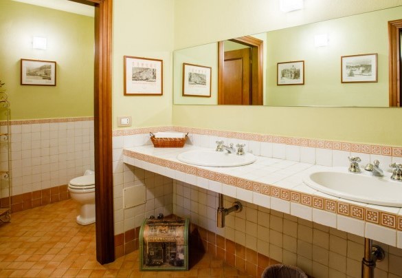 Guest bathroom on the ground floor – La Tana del Ghiro 
