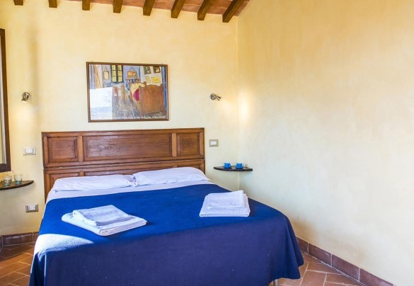 Double bedroom n.3 on the first floor with bathroom en-suite - La Torre dei Fagiani 8+2