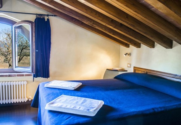 Double bedroom n.4, with divisible beds,on the second floor with bathroom en-suite - La Torre dei Fagiani 8+2
