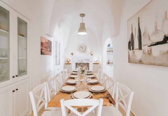 Elegant lounge overlooking the patio - La Torre di Monsignore