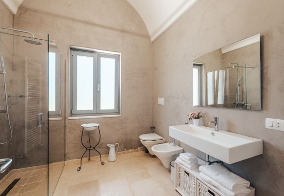 Bathroom of family suite 2 - La Torre di Monsignore