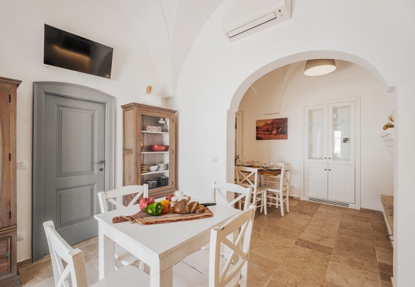 Service table in the kitchen - La Torre di Monsignore