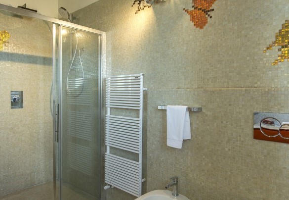 Bagno con doccia al primo piano - La Vecchia Fonte