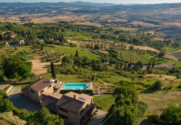 Volterra, culla della civiltà etrusca adagiata su un contrafforte collinare a dominio della Val di Cecina - La Vecchia Fonte