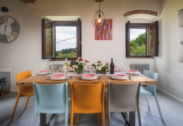 Tavolo da pranzo in cucina- La Vecchia Pieve