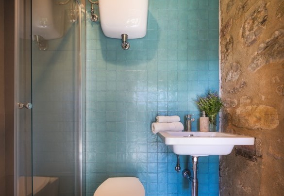 Bagno con doccia n.1 en-suite alla camera n.1 - La Vecchia Pieve 