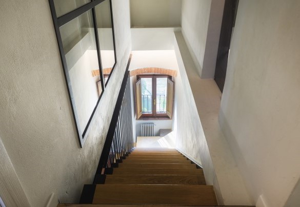 Scala che collega il primo piano al secondo - La Vecchia Pieve