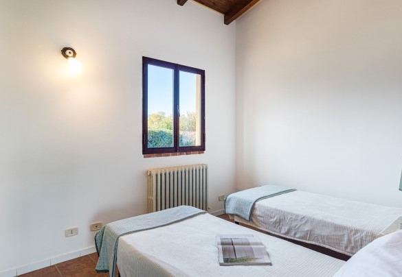 Twin bedroom n. 2 with joinable beds- La Vigna