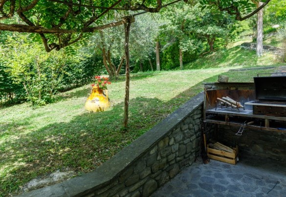 Il bbq sostituito da uno in muratura - La villa Dina