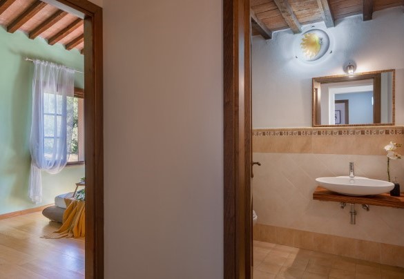 Bagno con doccia n.2 al primo piano - La Villa nell'isola verde