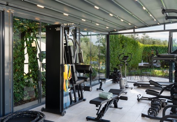 La palestra dotata di moderni macchinari e attrezzi per un allenamento completo - La Villanella  