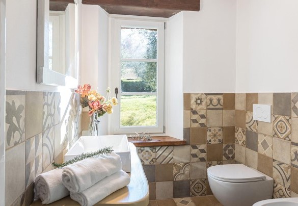 Bagno con doccia al piano terra - La Villetta di Dante