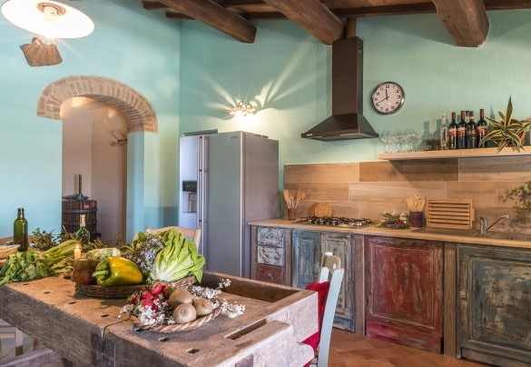 La cucina attrezzata al piano terra- Le Bandite 