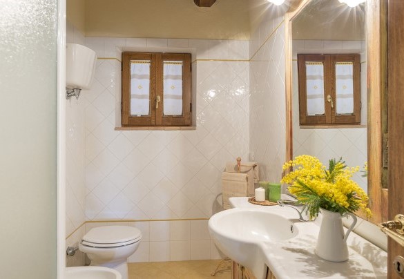 Bagno con doccia al piano terra- Le Bandite 