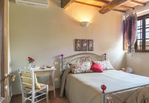 Camera matrimoniale con bagno privato al piano terra- Le Bandite 