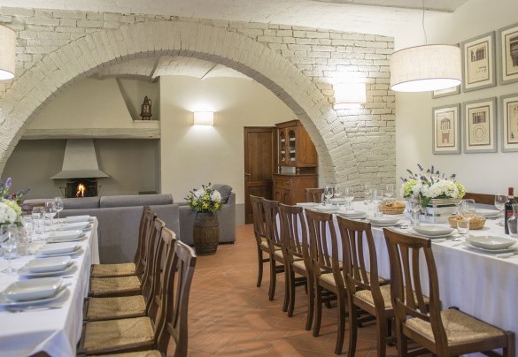 Sala da pranzo con caminetto - Le Caselle 