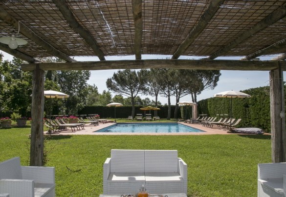 Gazebo attrezzato in zona piscina - Le Caselle