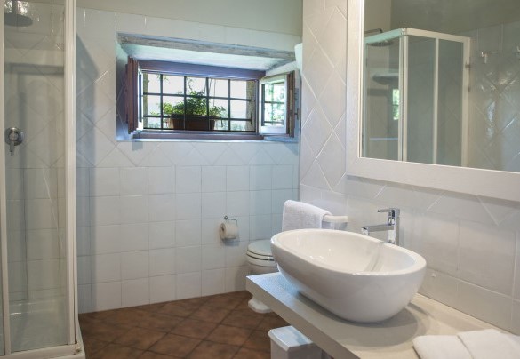 Bagno en suite con doccia al piano terra - Le Caselle