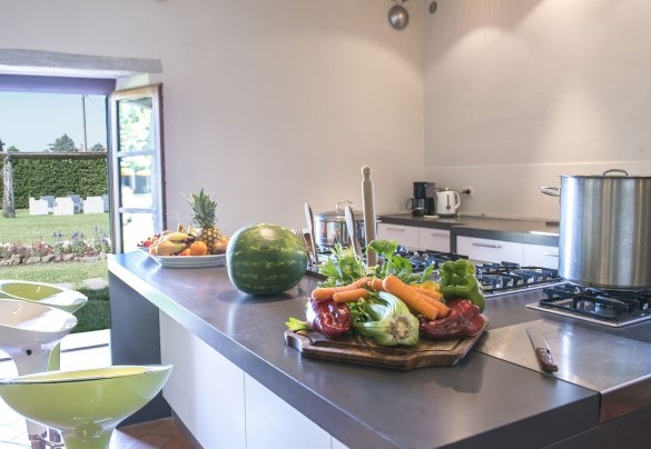 Cucina professionale con isola centrale - Le Caselle 
