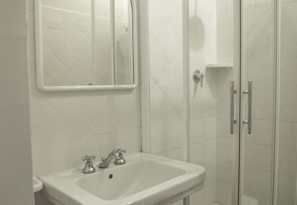 Bagno en suite con doccia al primo piano - Le Caselle