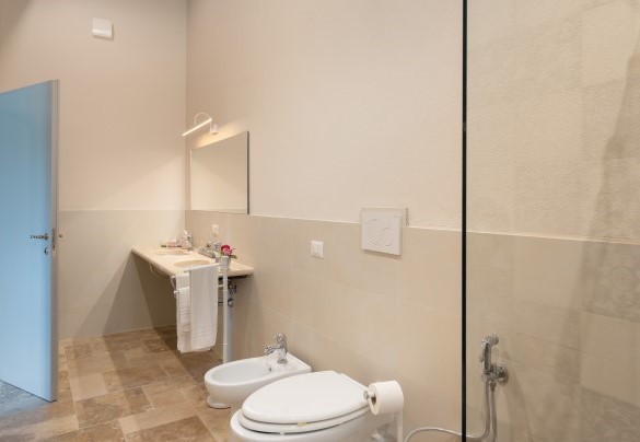 Bagno con doccia n.1 en-suite alla camera n.1. Piano terra - Le Colombelline