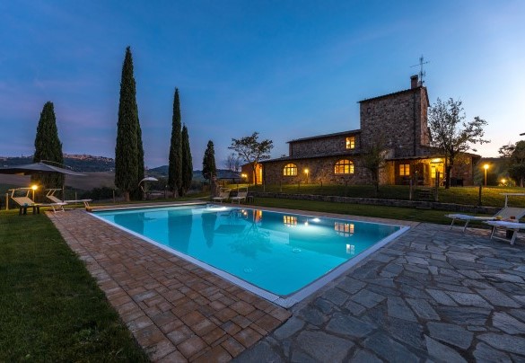 La piscina con vista su Montepulciano - Le Colombelline