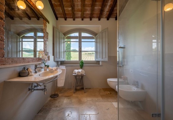 Bagno con doccia n.5 en-suite alla camera n.5. Primo piano - Le Colombelline