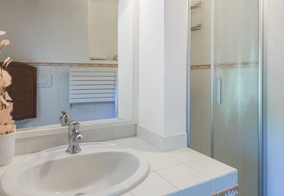 Bagno con doccia n.3 en-suite alla camera n.3, primo piano - Le Grazie