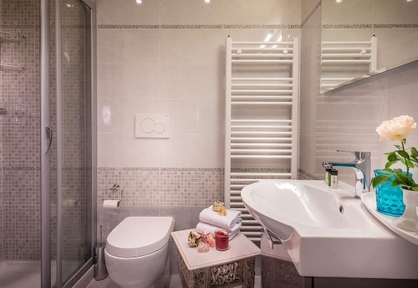 En suite bathroom with shower n.7 - Le Querce dei Medici 