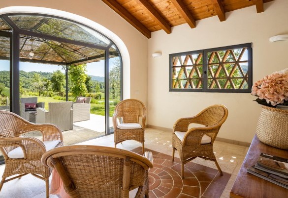 L'annesso adiacente alla piscina con bagno e zona living - Le Querce dei Medici  