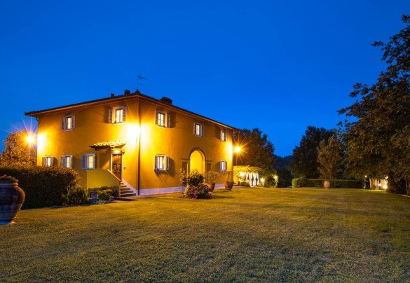 Villa immersa nell’inconfondibile scenario delle verdi colline del Mugello fiorentino - Le Querce dei Medici