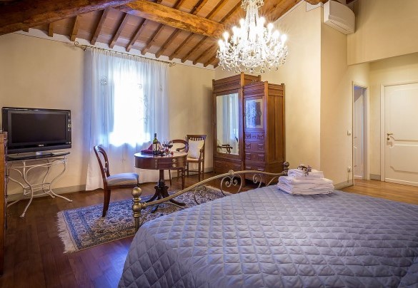  Double bedroom n.2 on the first floor - Le Querce dei Medici