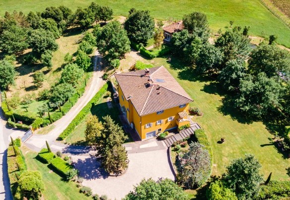 Un ampio parco cinge la proprietà - Le Querce dei Medici   
